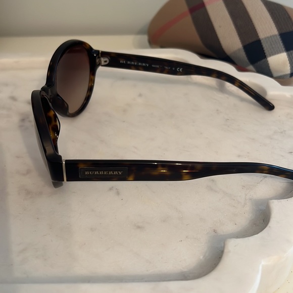 Burberry Women's Sunglasses and Case - Picture 4 of 14